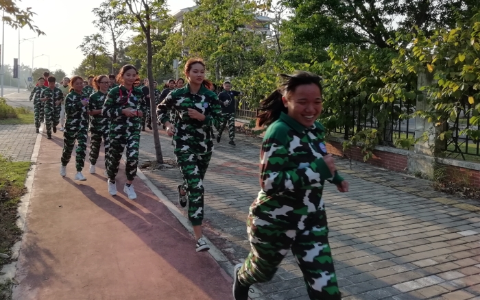 e1c2b6eaa164944a63ccb6246636b1a3.jpg 1269790237_副本.jpg