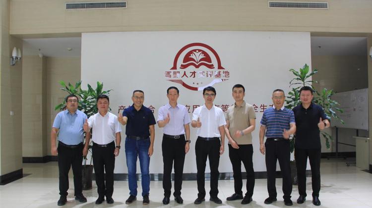 学校董事长、执行校长徐舒扬率队深化产教融合交流 构建校企协同育人新生态