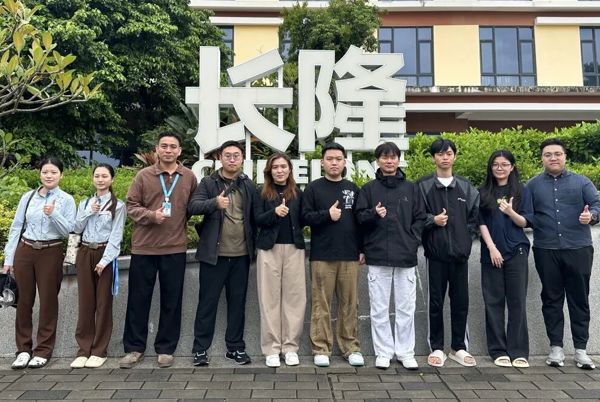 把课堂搬进5A景区:数字经济与管理学院学子们在珠海长隆海洋王国企业课堂绽放青春光彩