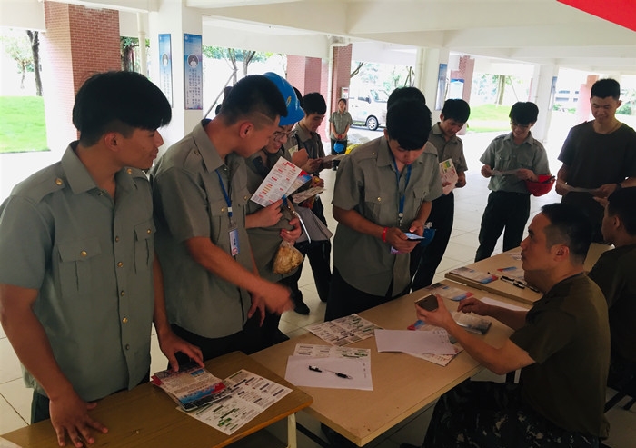 学生咨询照片2_副本.jpg