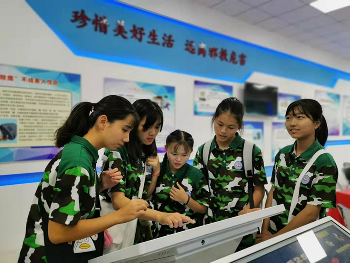 57ae03634764ebc5ffb17ad2e3e305c_副本.jpg