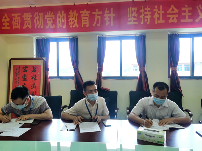 支部书记讲党课_副本.jpg