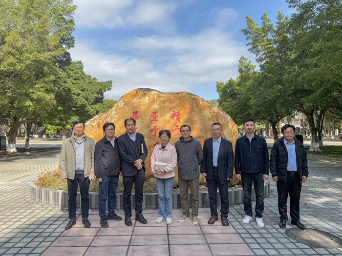 双方座谈会后合影留念.jpg