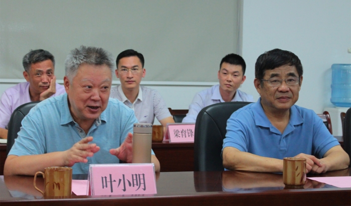 广东创新科技职业学院党委书记叶小明做迎评工作情况的介绍_副本.jpg