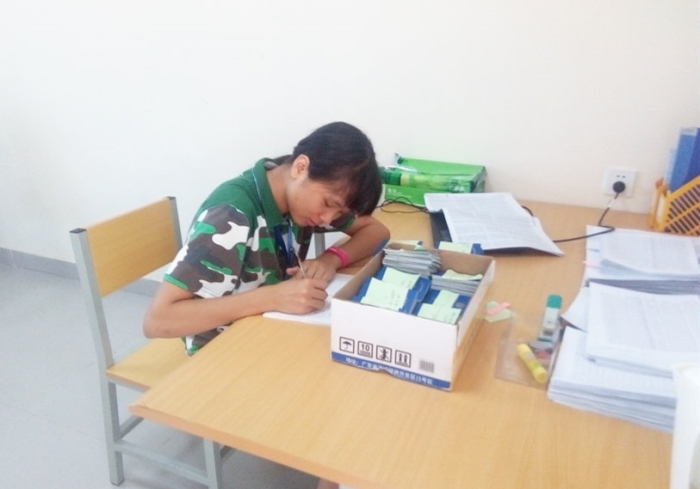 在学院图书馆学习照片_副本.jpg