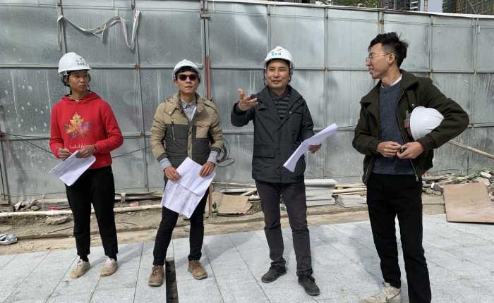 与公司领导巡查现场_副本.jpg