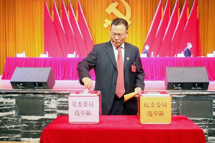 投票现场.jpg