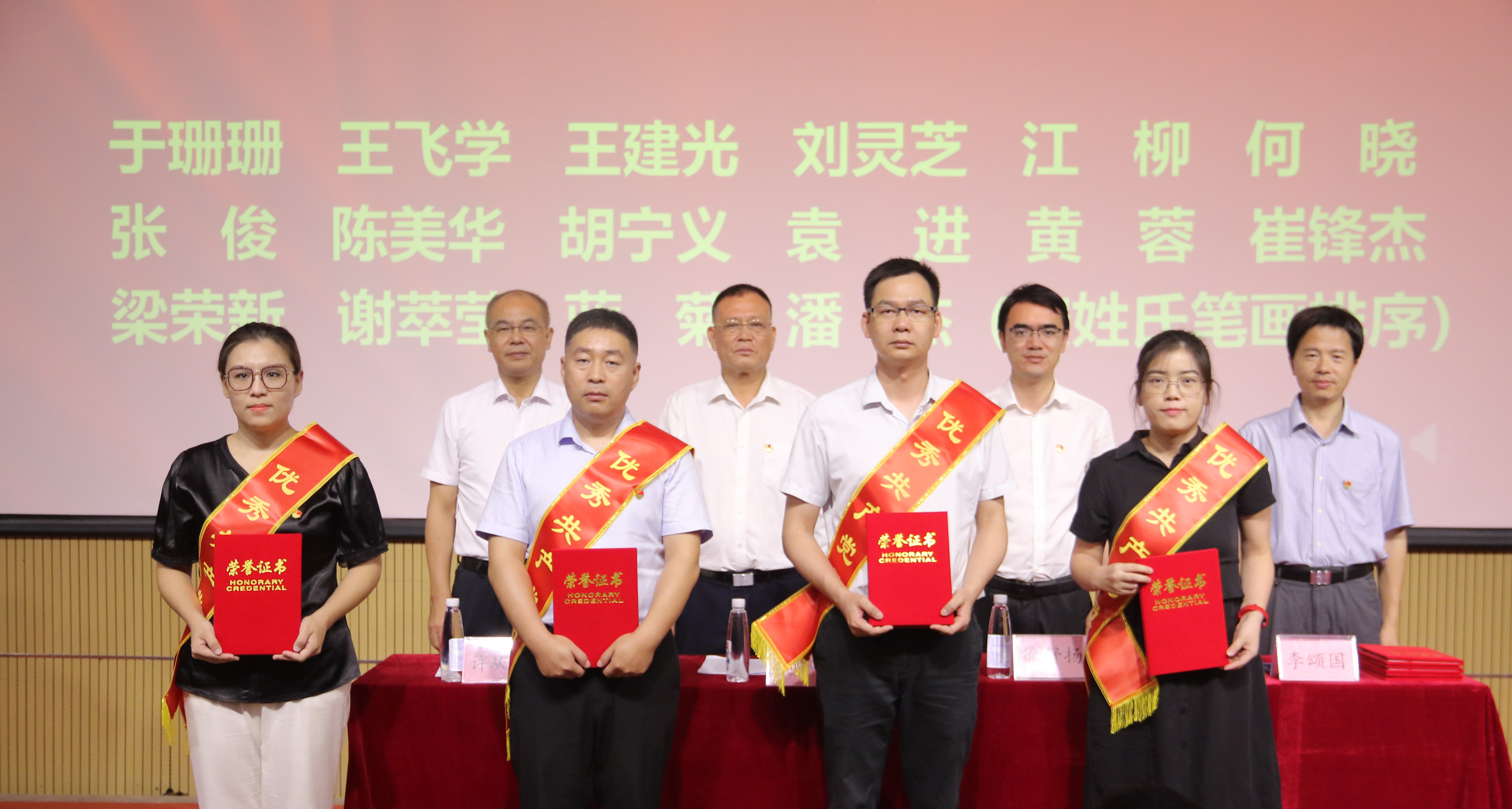 7cfe2032de0c4e81660cac182689fb52.jpg