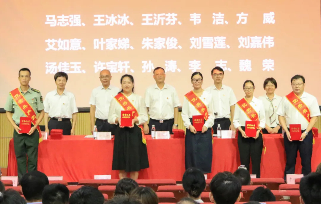C:\Users\BGY\Desktop\美图批处理照片\4.jpg