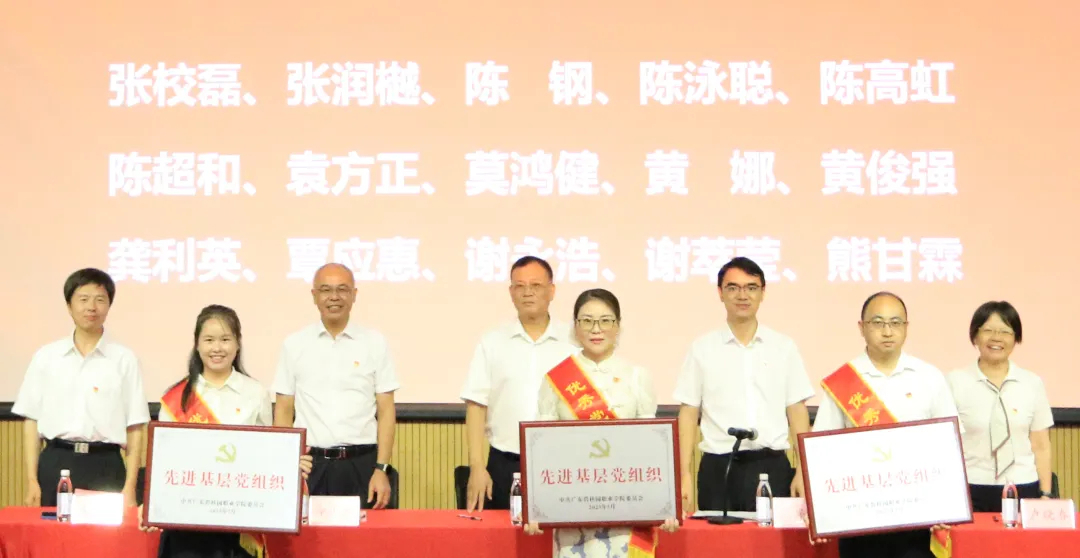 C:\Users\BGY\Desktop\美图批处理照片\11.jpg