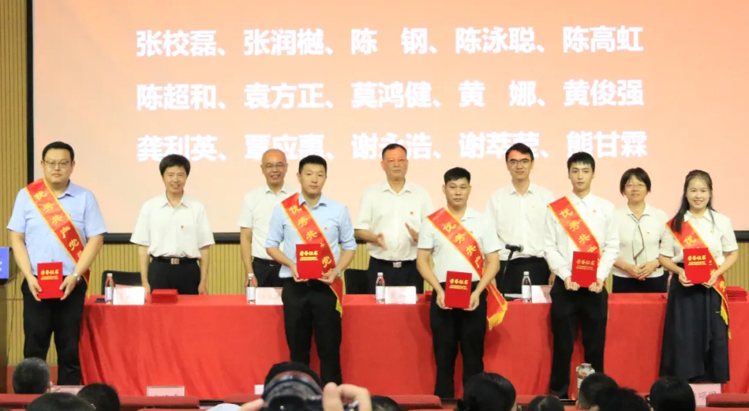C:\Users\BGY\Desktop\美图批处理照片\7.jpg
