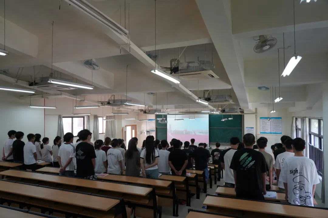 C:\Users\BGY\Desktop\学校党委组织师生收看九三阅兵直播\9.jpg