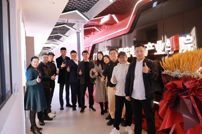 1777b92bd362444cf9a938782a9d364d